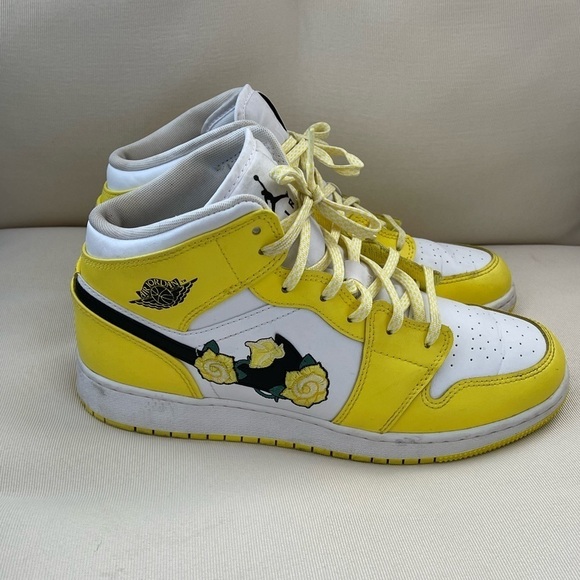 Air Jordan 1 Mid SE GS 'Rose Patch Dynamic - Picture 3 of 10